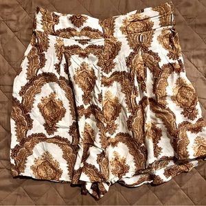 H&M white and gold pleated paisley - high waisted shorts